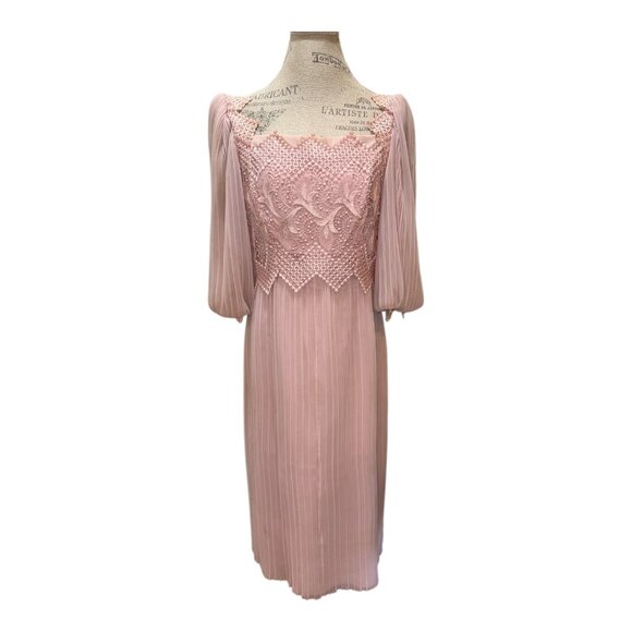 Miss Elliette Blush Pink Empire Waist Vintage Lace & Lined Pleated Dress Size 14 - Picture 2 of 12